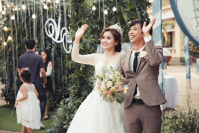 Nổi tiếng vì clip bố gạt nước mắt tiễn con về nhà chồng, cô gái Sài Gòn tiết lộ chuyện hậu trường cảm động Nổi tiếng vì clip bố gạt nước mắt tiễn con về nhà chồng, cô gái Sài Gòn tiết lộ chuyện hậu trường cảm động